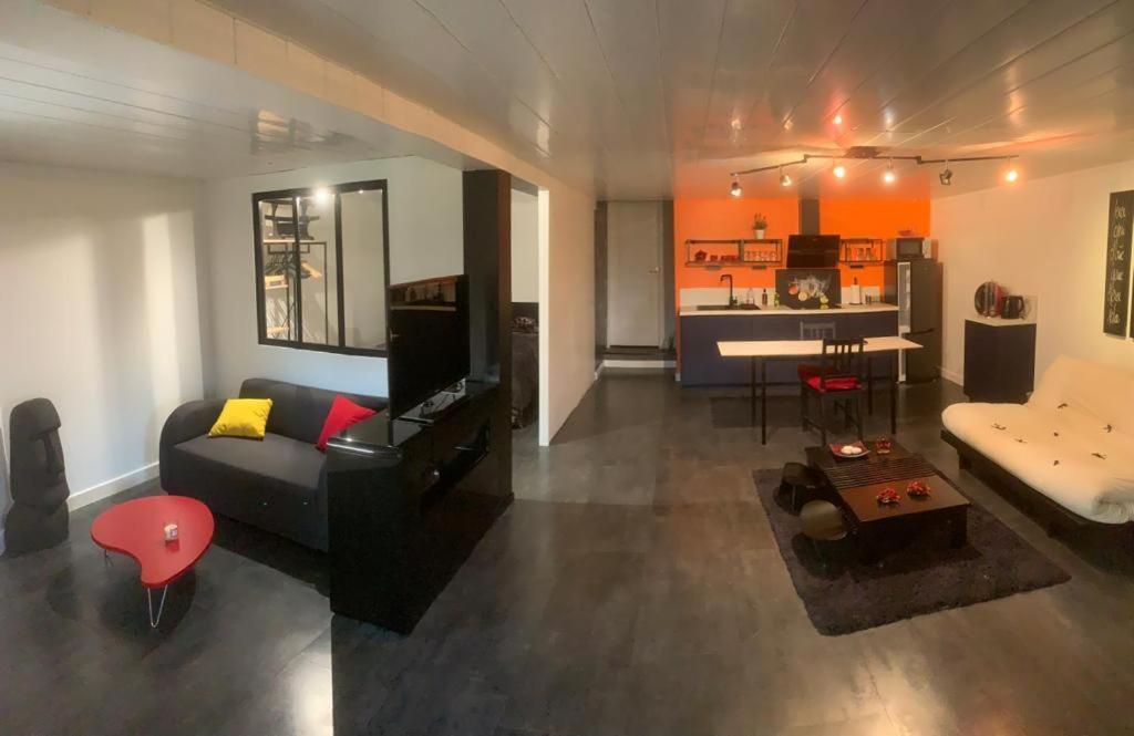 Comme Dans Un Ecrin - T2 De 50 M² Avec Jardin, Terrasse Et Piscine Appartement Vernaison Buitenkant foto