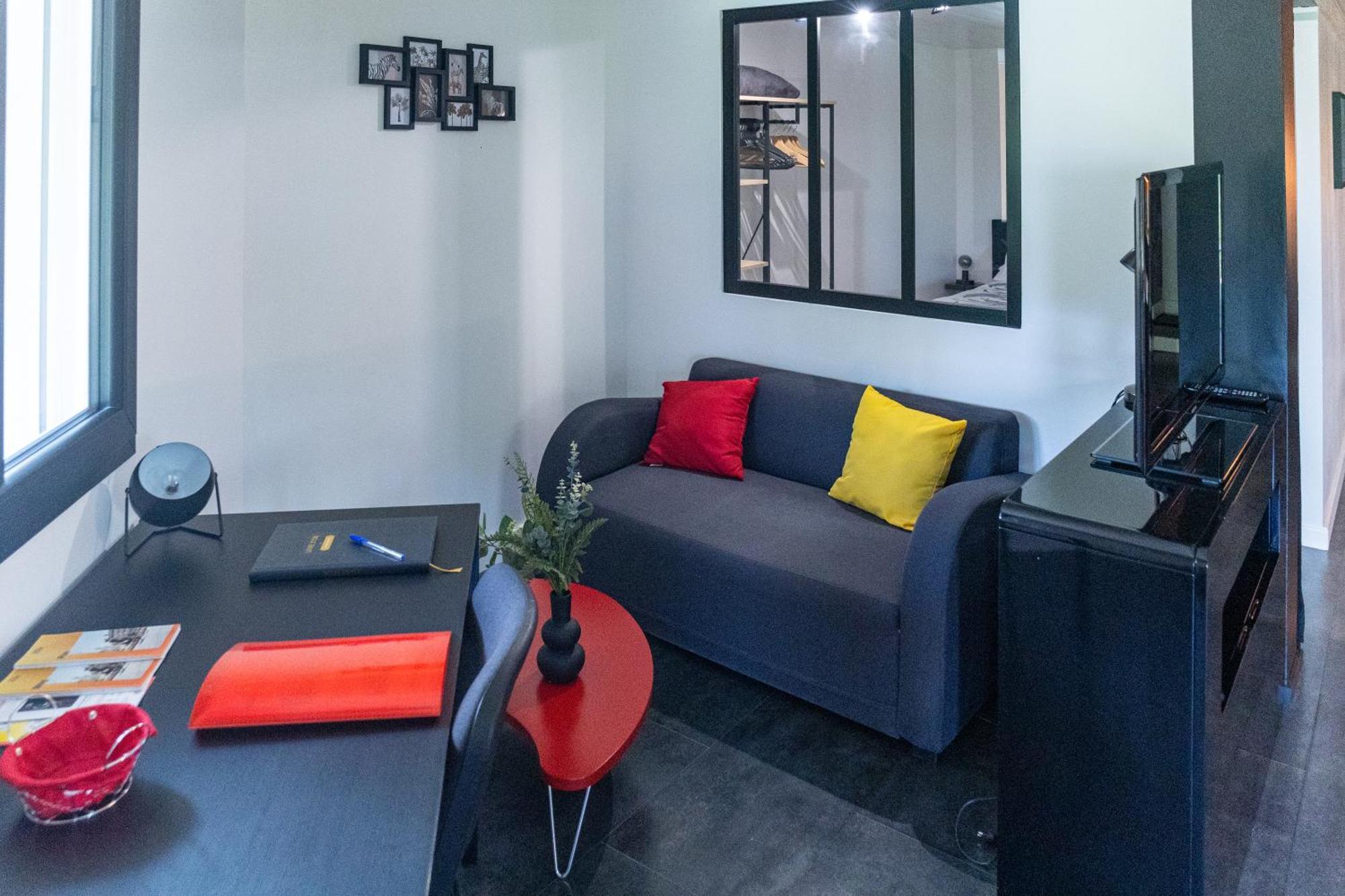 Comme Dans Un Ecrin - T2 De 50 M² Avec Jardin, Terrasse Et Piscine Appartement Vernaison Buitenkant foto